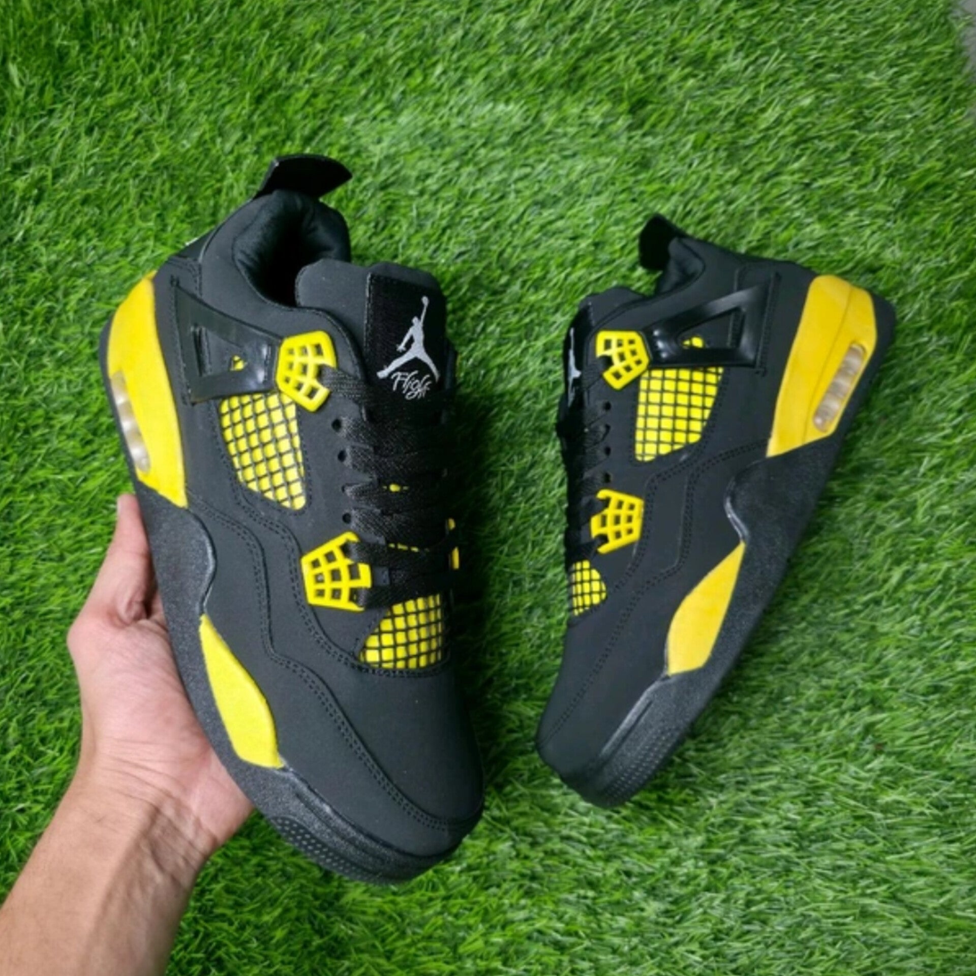 Retro 4 "Yellow Thunder"