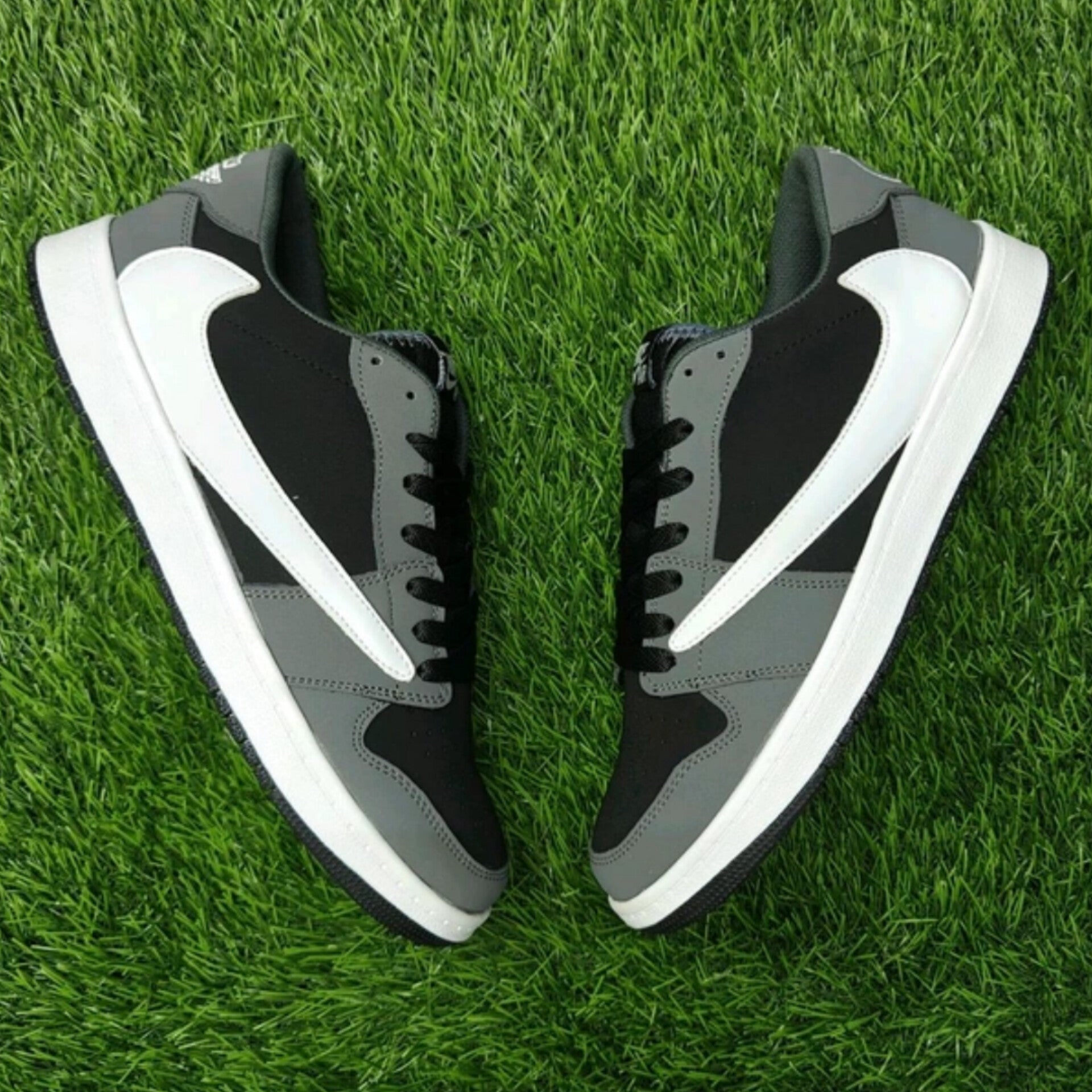 Travis Scott "Grey Black"