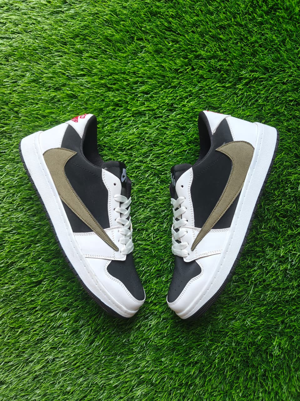 Travis Scott "Medium Olive"